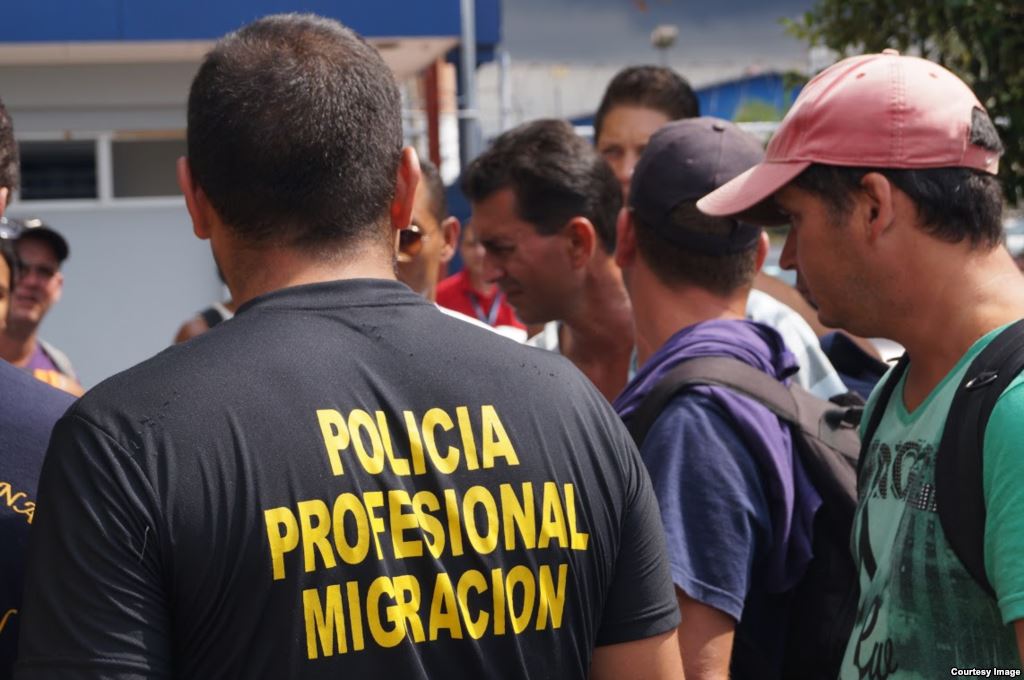Inicia Costa Rica deportación de cubanos