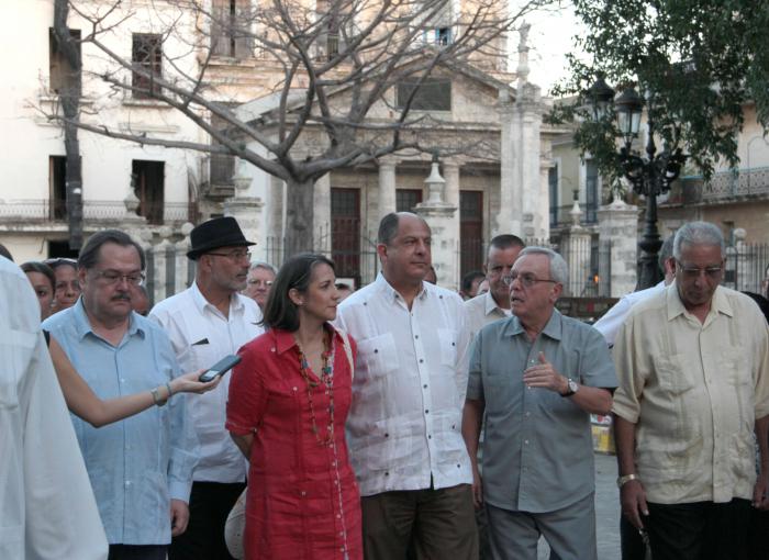 En Cuba presidente de Costa Rica