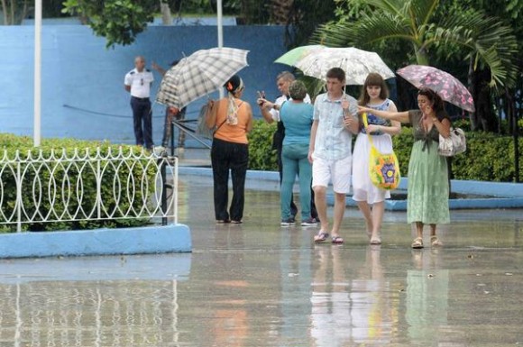 Peligro de inundaciones en Cuba