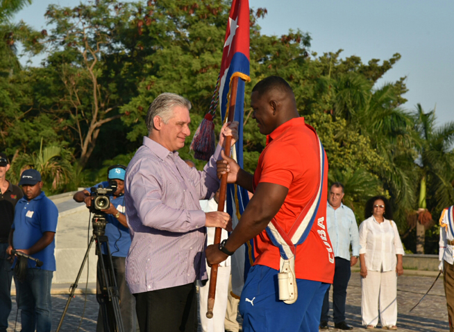 Abanderada delegación cubana a los  XVIII Juegos Panamericanos