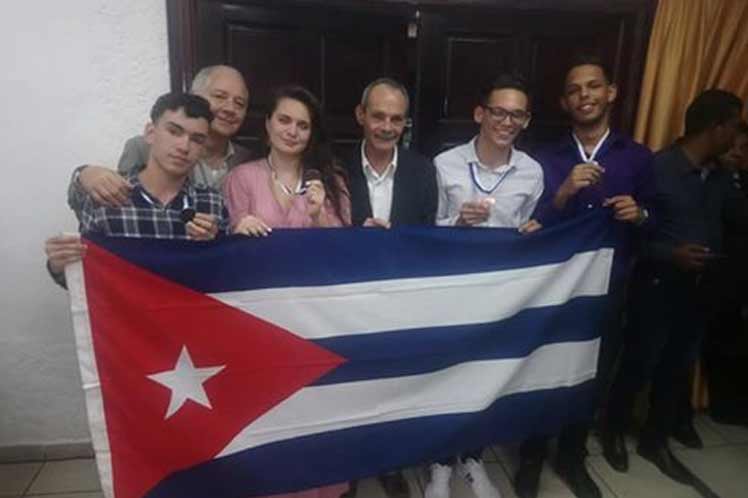 Cubanos arrasan en olimpiada de Química