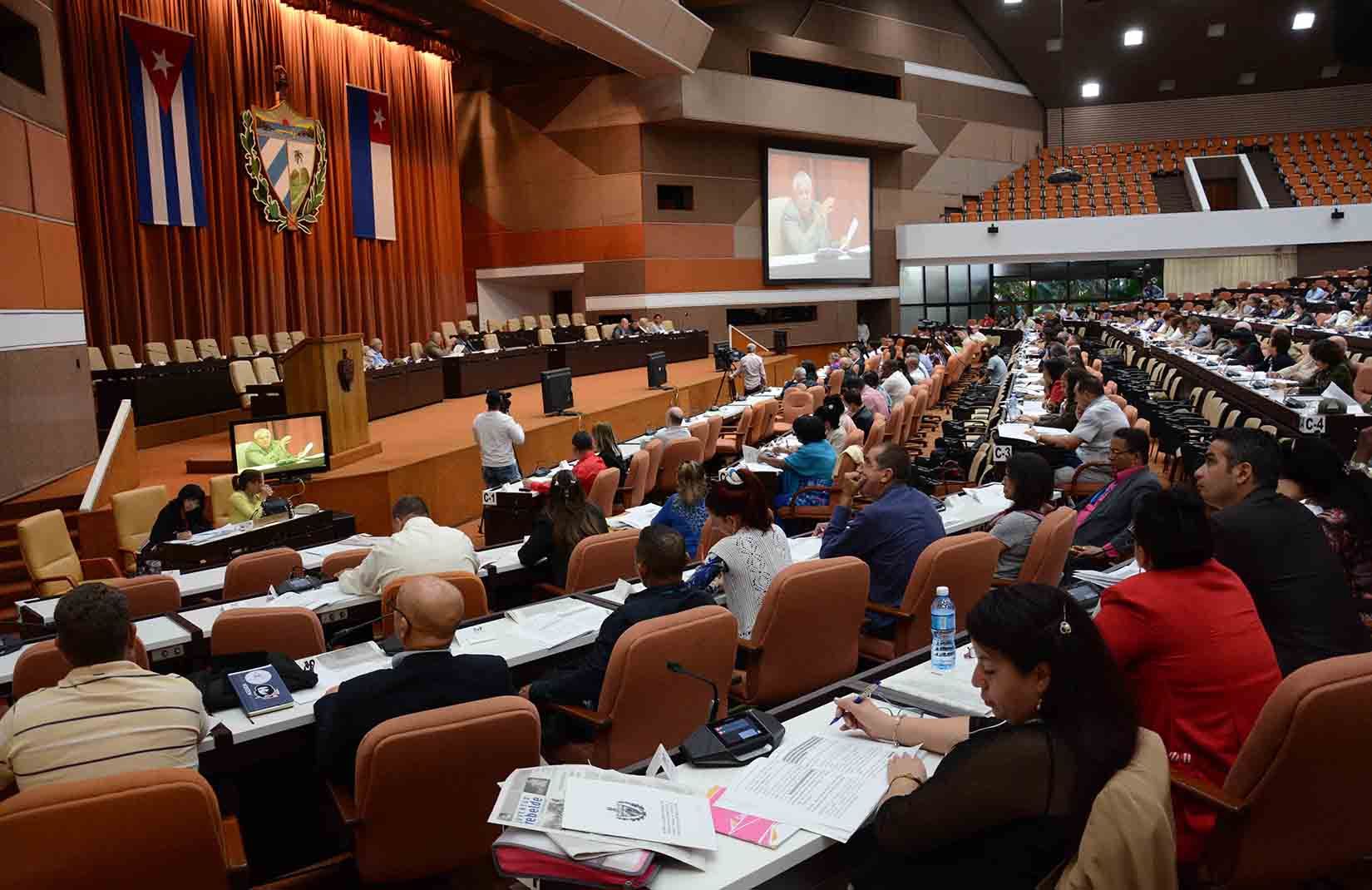 Concluye en Cuba consulta para elegir cargos gubernamentales