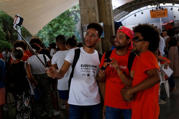 Coloquio cubano examina desafíos ante acosos y violencias