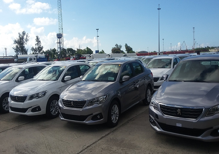 Anuncian venta de autos en Cuba