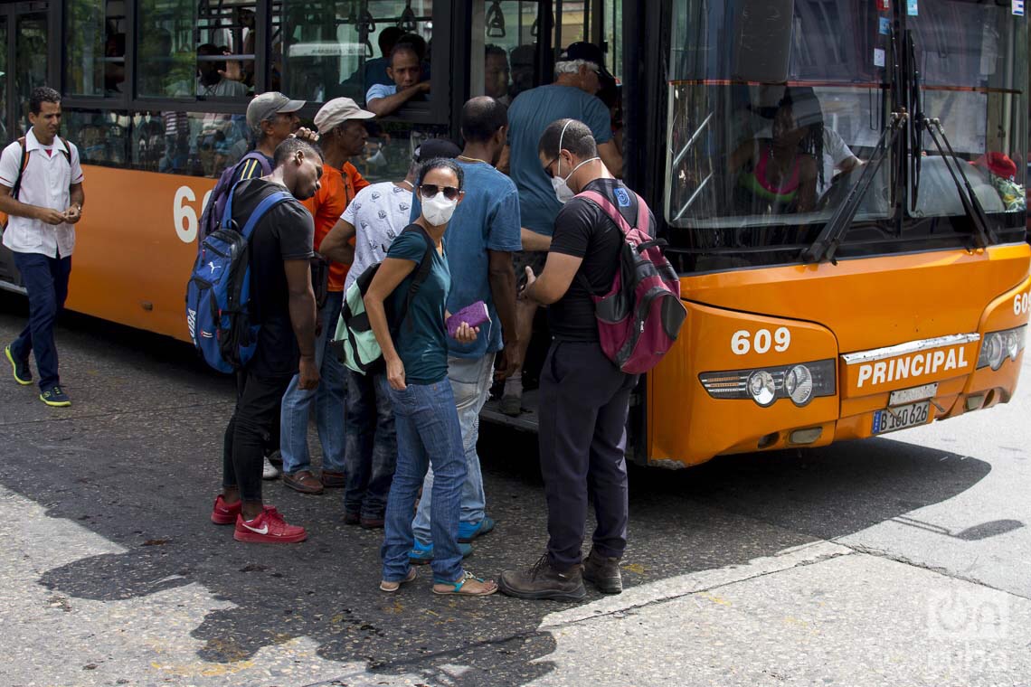 Paralización total del transporte público en Cuba