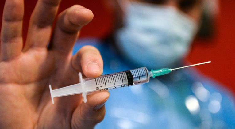 Comienza en Cuba vacunación antiCovid-19