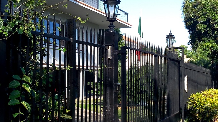 Suspenden algunas embajadas en Cuba servicios consulares