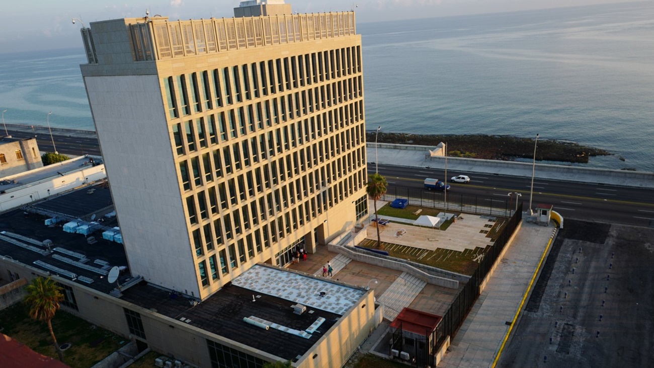 Embajada de EEUU en Cuba suspende los servicios consulares