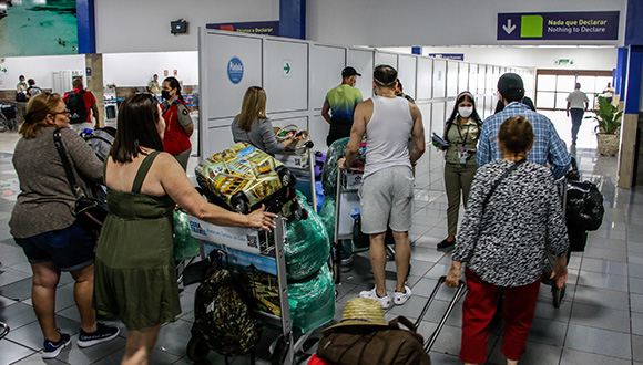 Prorroga Cuba exención arancelaria de mercancías sin fines comerciales