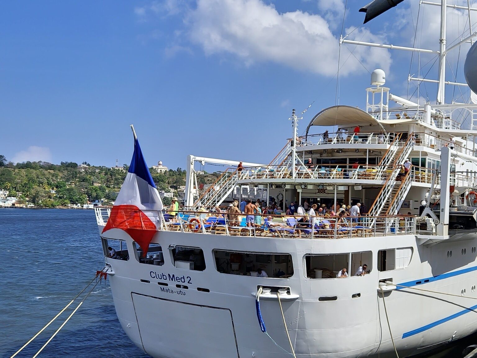 Visita La Habana uno de los mayores crucero de vela del mundo