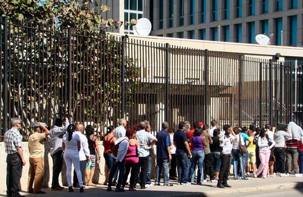 El dilema del otorgamiento de visa de emigrante en Cuba