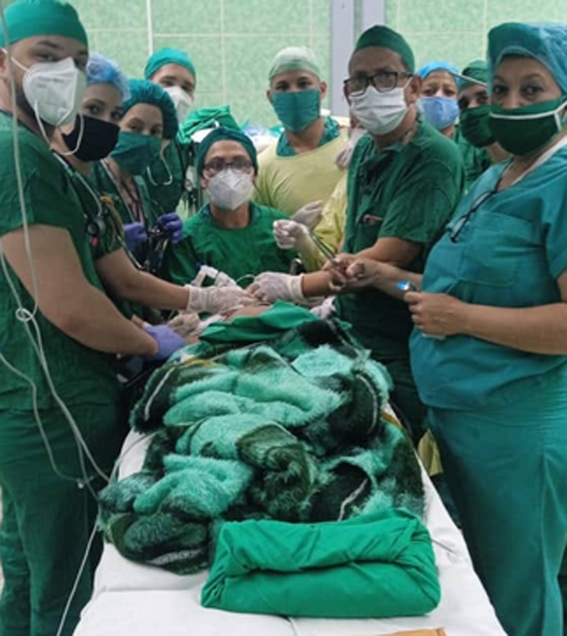 Médicos cubanos salvan a niño de 17 meses que tragó un muelle