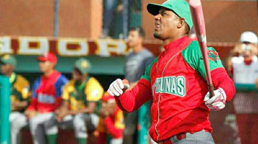 Leñadores apalean a Indios y siguen de líderes de la serie beisbolera cubana