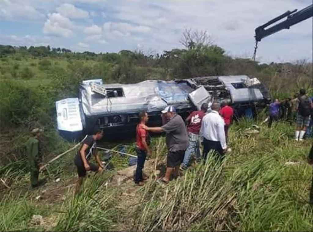Vuelco de un ómnibus en Cuba deja más de 40 víctimas