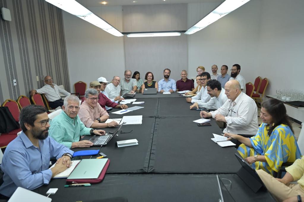 Posponen en Cuba cierre de ciclo de diálogos por la paz en Colombia