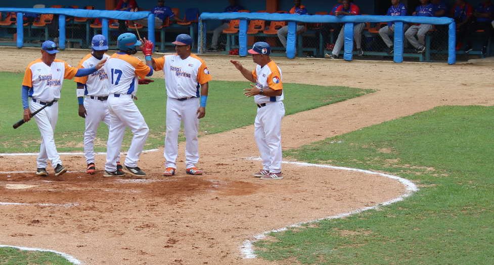 Definidos dos pareos a cuartos de final de la serie beisbolera cubana