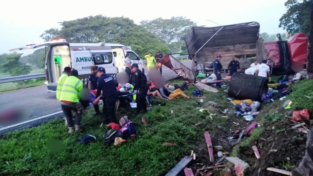 Mueren 10 migrantes irregulares cubanas en accidente del tránsito en México