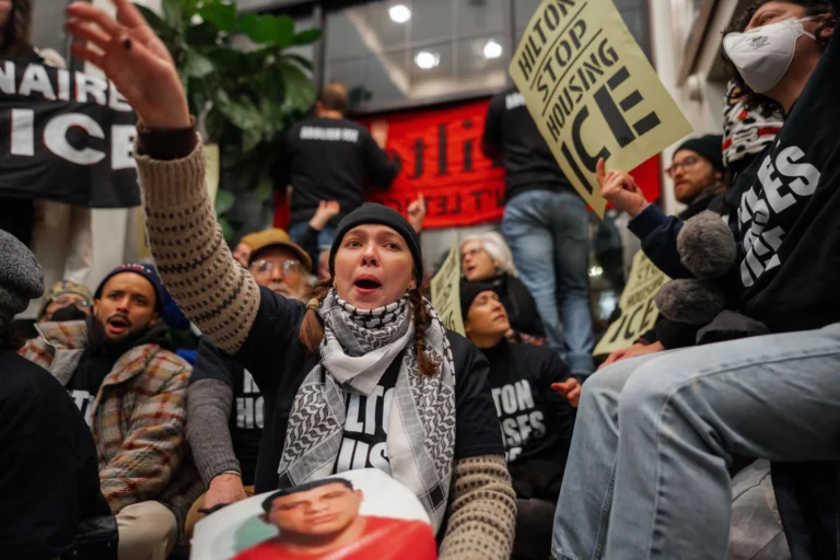 Suspendidos agentes federales que ultimaron a balazos a un enfermero en Minneapolis