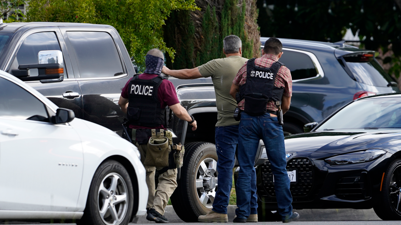 Avala tribunal de Estados Unidos detenciones masivas de inmigrantes sin opción de libertad