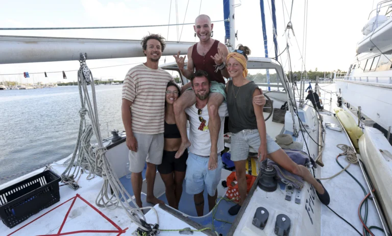 Prosigue búsqueda de dos navíos desaparecidos con ayuda humanitaria a Cuba