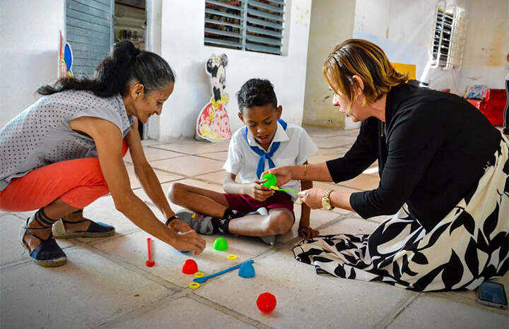 Escuelas especiales de Cuba garantizan docencia con energía solar