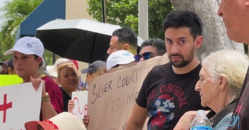 Protesta en Miami residentes de casas móviles por orden de desalojo