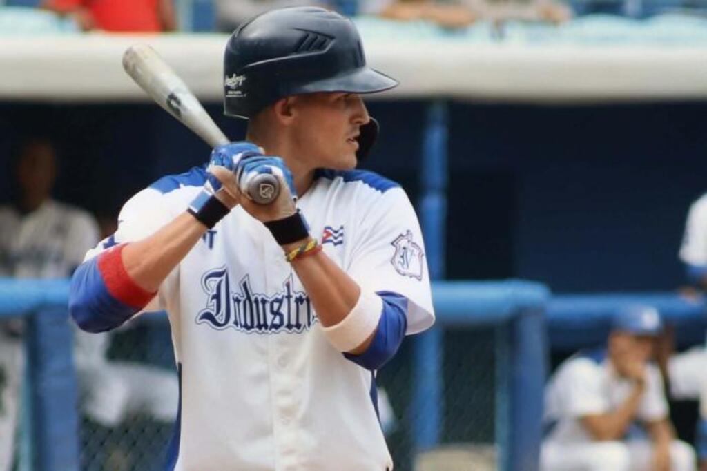 Industriales evita la barrida y resiste en la cúspide de la Liga Élite del Béisbol Cubano